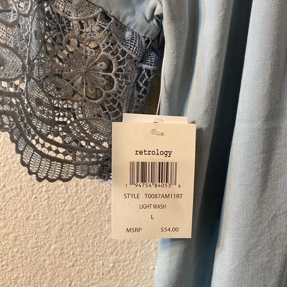NEW with tags Retrology Light Blue Off Shoulder Quarter Sleeve - Picture 2 of 6